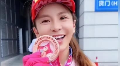 52岁央视主持人朱迅近况曝光，生命终将结束，为何不勇敢面对生命？