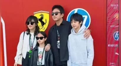 官媒实锤！46岁邓超五封金鸡主持破纪录，5个月移民谣言彻底翻车