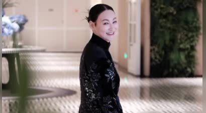 惠英红分享金鸡奖造型写真气场全开，直言“我一定会回来的”！