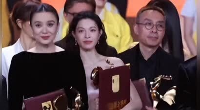 尴尬！小宋佳是一点也不惯着钟楚曦，拒绝和钟楚曦自拍，表情一点不惯着