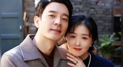 背叛郝蕾15年后，他娶了小12岁的学妹，如今43岁和蒋欣演戏爆火