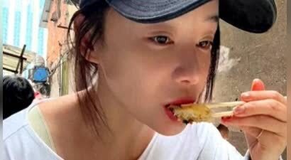 38岁明星袁姗姗回老家，照片曝光，变化太大不敢信，妈妈罕见露面