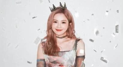 蔡卓妍庆43岁生日！小10岁男友紧挨她关智斌靠边站，刚提46万豪车