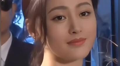 零下20度牵手，张天爱再度陷入情感风暴，三年情伤后勇闯争议区