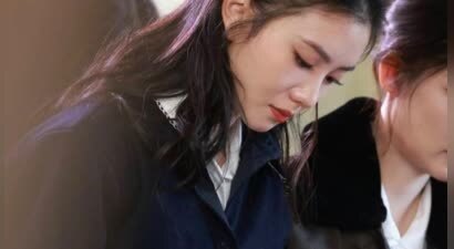 上海这一天，刘浩存浓妆淡抹，赵今麦乡土味十足，35岁李沁却抢足了风头