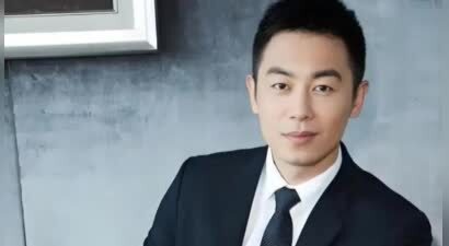 得罪郭麒麟六年后，重温朱亚文现状，他已完全陷入文章的窘境之中