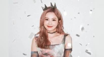 蔡卓妍庆43岁生日！小10岁男友紧挨她关智斌靠边站