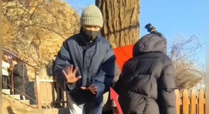 婚变传闻后，罗晋携任素汐与母亲去祈福，放下的心再次悬了起来