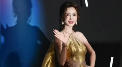 时隔2年angelababy再战红毯，穿旧款礼服仍美到发光，似美神降临