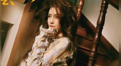 杨颖长发披肩仙气飘飘