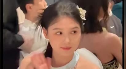 短剧演员左一发文承认打助理，共赔付5619元，她曾扇前男友耳光