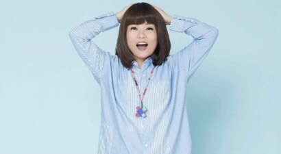 突发！55岁香港知名女星宣布结婚，感情不顺多次遭前男友出轨背叛