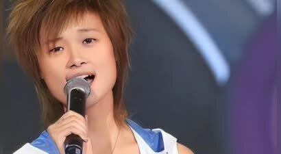 嫁法国老头传闻澄清5个月，41岁李宇春近况曝出，成龙的话被印证