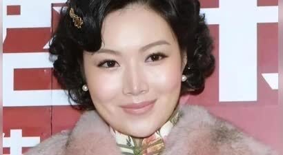 离开黄有龙后她转身嫁给富豪，四年连生三娃，如今为何抑郁了？