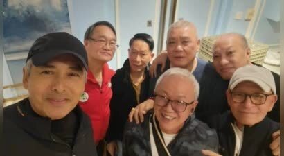 周润发宴请近百名TVB旧同事，低调接地气全无巨星范