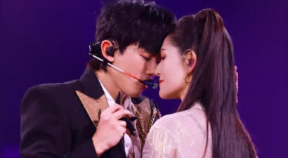 张杰谢娜跨年同台翻车，18年老粉忍痛脱粉，何炅维嘉满脸心疼