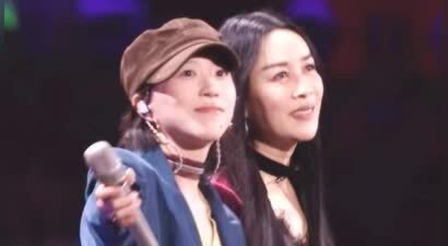 那英和王菲女儿跨年夜同台合唱，窦靖童回应：二搭了，那英阿姨！