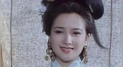 原来他才是何晴最后的依靠，因戏结缘30多年友情，还是皇帝专业户