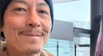 网友在二世古滑雪偶遇陈冠希！花白细碎胡渣像小老头，脸上皱纹藏不住