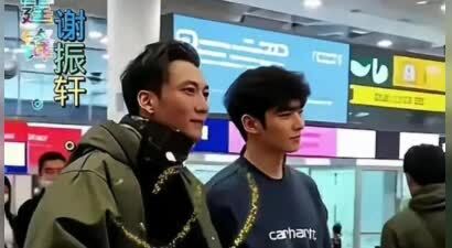 谢贤没想到，谢霆锋也没想到，两代人的痞气，在谢振轩身上消失了