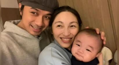 香港知名男星宣布喜讯，57岁太太生二胎，上月被偶遇还毫无孕味