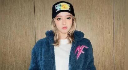 百万粉丝女网红熬夜猝死 曾自曝患上梅毒皮肤溃烂