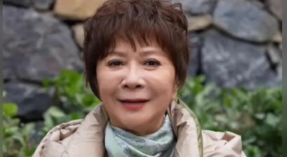 犀利毒舌，过度医美，64岁蔡明曝近照，再也藏不住早就变了的面相