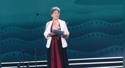 导演江平受陶玉玲家属委托发文：老人家走得很安详