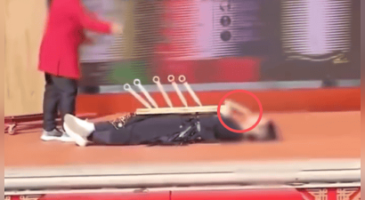 景区回应飞刀表演失误扎中演员面部：仅有一点擦伤，无大碍