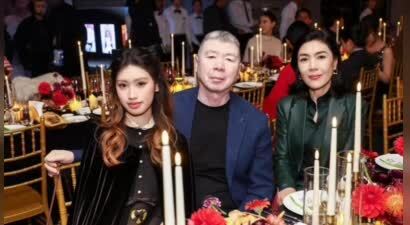 冯小刚带女儿徐朵参加时尚芭莎活动，女大十八变，越变越漂亮！