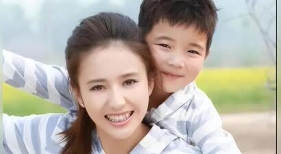 佟丽娅万万没想到，费心培养10年的乖儿子，帮她保全了离婚的体面