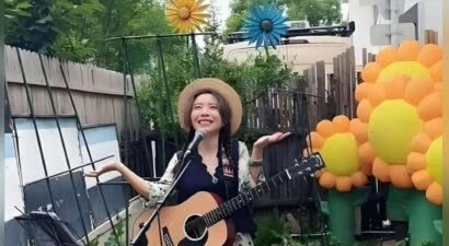 她被称为最惨“超女”，没工作没积蓄，34岁生子后住5平米的小屋