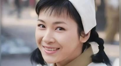 46岁童蕾近况曝光！老公被判刑欠下1.4亿债务，带女儿回农村生活