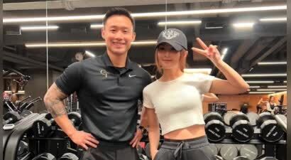 43岁阿Sa官宣新恋情，男方是健身教练比她小9岁，多张恩爱照曝光