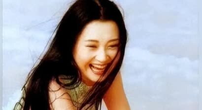 虽没结婚却有人陪，这4位中年女星，日子过的一个比一个滋润