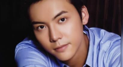 香港知名男星突然暴瘦，脸颊凹陷脖子前倾，与以往形象判若两人