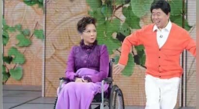 蔡明亮相央视春晚彩排不到2天，潘长江受牵连，离谱的事情发生了