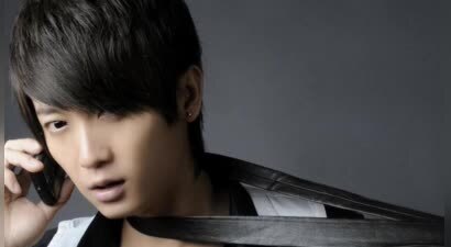 又一劣迹艺人捞金失败！评论翻车、演出遭抵制，官媒锐评戳他心窝..