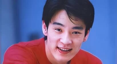 他娶过郝蕾，爱过王珞丹，负了殷桃，没想到38岁却又娶小10岁的她