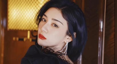 赢了官司输了人生，两婚两离至今单身的黄奕，证明陈妍希说的没错