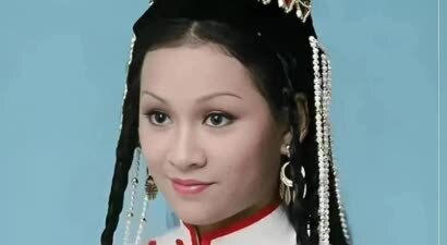 赌气嫁周润发，被扫地出门两次，离婚后与小22岁小鲜肉谈母子恋