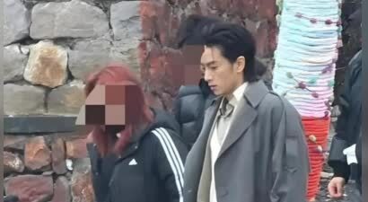 陈晓巢湖拍摄暴瘦惊呆网友：一米八穿成一米五，粉丝心疼直呼“两眼一黑”