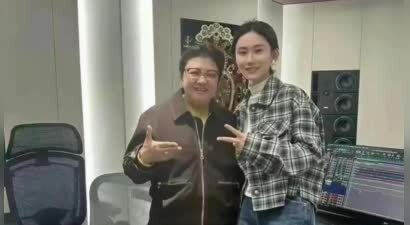 韩红减了四十斤，53岁的她确实帅气很多，姐更慈祥了！