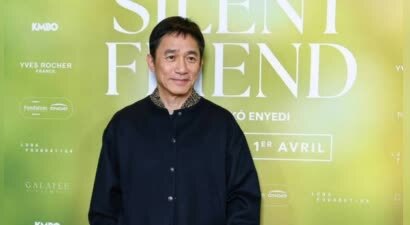 63岁梁朝伟出席《寂静的朋友》首映礼 气质儒雅状态超好