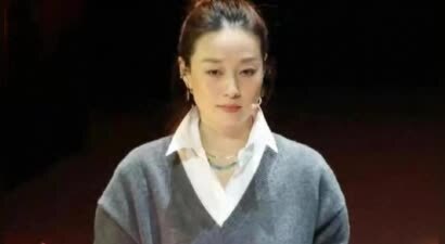 马伊琍新发型让人眼前一亮，49岁状态像30岁，美的更突出了