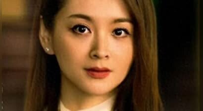 39岁邓莎官宣离婚，家庭开销与富豪老公AA，13岁儿子出国寄宿求学