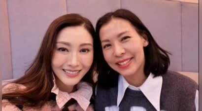李嘉欣赴伦敦陪儿子，与雷颂德妻子聚会，雷颂德全家移居当地八年