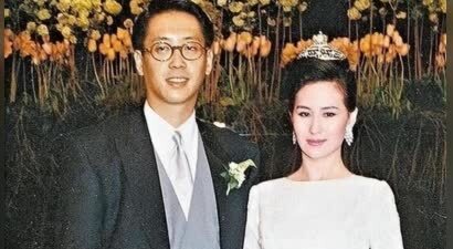风流的许晋亨泡遍女明星，二婚娶李嘉欣17年，月领200万生活费