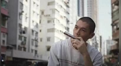 33岁人气男星不幸患肺腺癌末期，已全面停工，深夜发文疑作告别