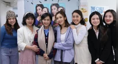 54岁朱茵颜值恢复巅峰，面容变化让人赞叹，与43岁前TVB花旦斗艳